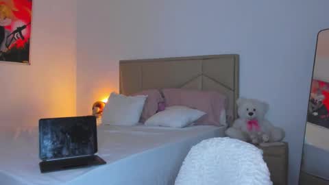 aliciabiden online show from February 3, 2026, 2:53 am