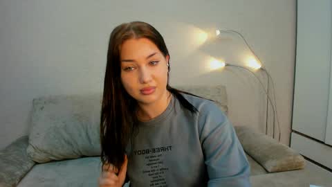 Aliciacollinsss online show from June 6, 2026, 3:39 pm