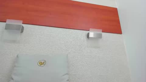 im tutti online show from November 27, 2025, 2:24 am