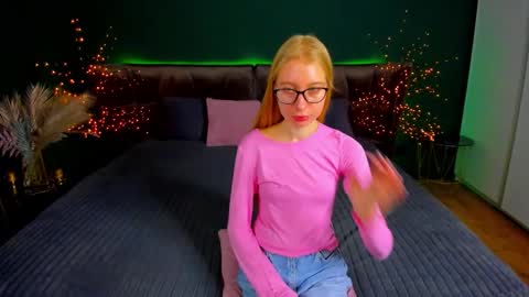 Alina online show from October 4, 2025, 5:38 am