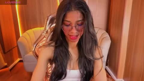 alina_b_ online show from May 25, 2026, 8:04 pm