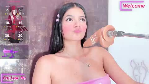 Snapshot of alina_cute18 chatting on March 3, 2025, 6:26 am alina online show from March 3, 2025, 6:26 am