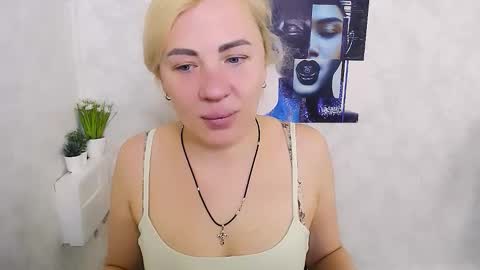 Snapshot of alinafrey_ chatting on February 3, 2026, 6:22 am Alina online show from February 3, 2026, 6:22 am
