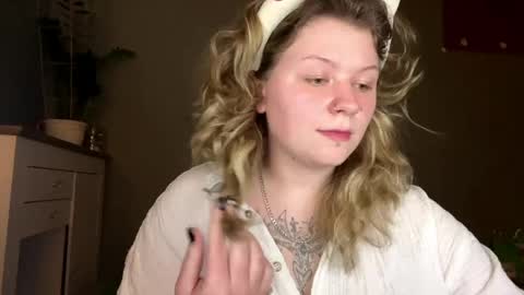 Alina online show from April 28, 2026, 9:53 pm