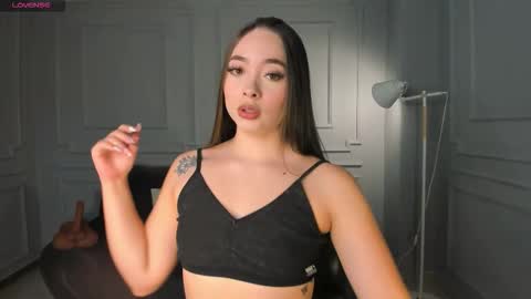 alinakravitz_ online show from September 9, 2025, 11:54 am