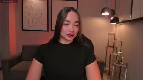 alinakravitz_ online show from December 5, 2025, 11:41 am