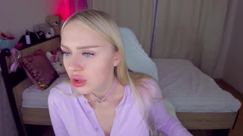 alinaocean online show from October 20, 2025, 8:20 pm