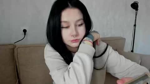 Aline Greeeen online show from February 13, 2025, 7:35 am