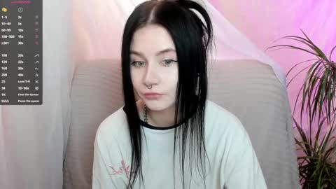 Aline Greeeen online show from March 8, 2025, 8:11 am