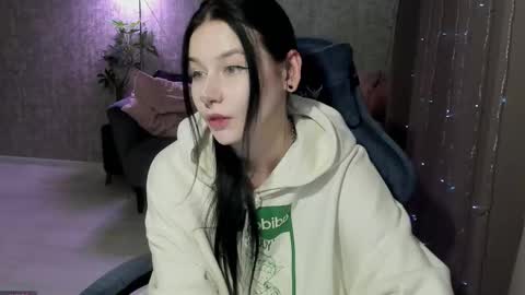 Aline Greeeen online show from September 10, 2025, 8:58 am