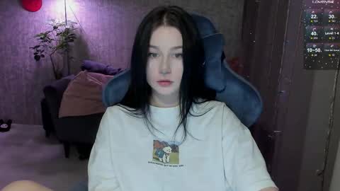 Aline Greeeen online show from April 1, 2026, 1:23 pm