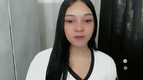 Shanti xhey online show from November 19, 2025, 4:01 am