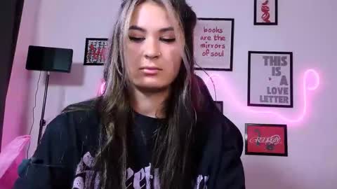 Alisa online show from May 29, 2026, 2:59 pm