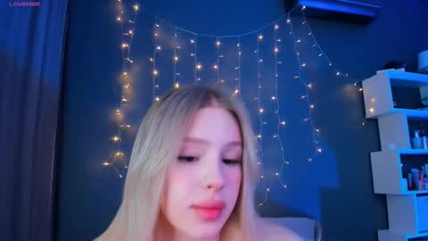 Alisha online show from March 2, 2025, 9:54 pm