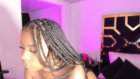 Alisha online show from March 3, 2025, 8:00 pm