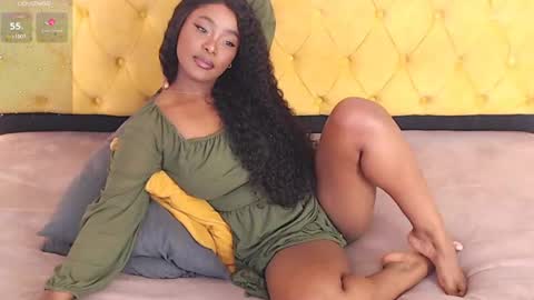 Luna online show from September 8, 2025, 3:44 pm