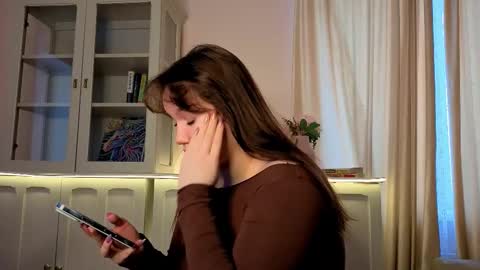 Alisia online show from February 18, 2026, 6:42 am