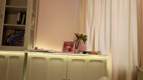 Alisia online show from February 27, 2026, 8:14 am