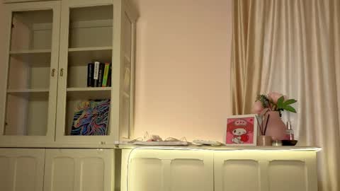 Alisia online show from March 31, 2026, 4:46 am