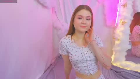 Alisia online show from October 24, 2025, 3:30 pm