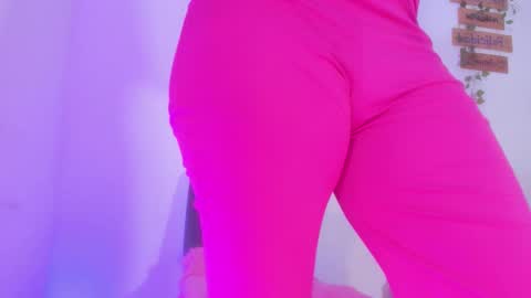 Alisia online show from November 12, 2025, 4:35 am