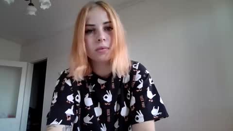 Alisa online show from September 20, 2025, 8:48 am