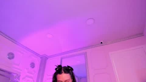 Alison Fishert online show from February 4, 2025, 12:00 pm