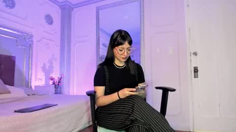 Alison Fishert online show from November 3, 2025, 12:39 pm