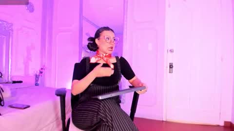 Alison Fishert online show from January 15, 2026, 12:21 pm