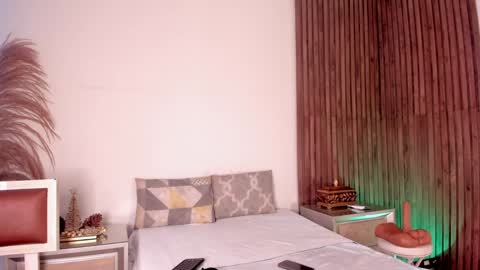 Alison Moon  online show from December 30, 2024, 10:43 am