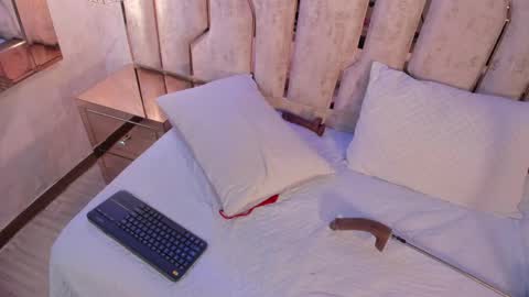 alisse_myers online show from June 4, 2026, 4:40 am
