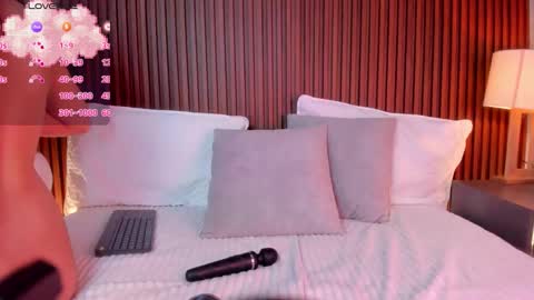 alisson_81 online show from November 14, 2025, 8:24 am