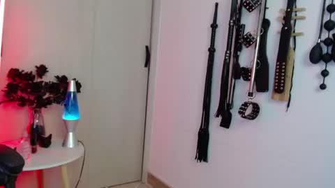 Alisson Beckett online show from April 15, 2026, 7:58 pm