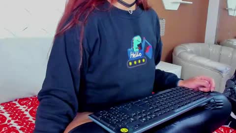 Alisson  online show from April 17, 2026, 1:47 pm