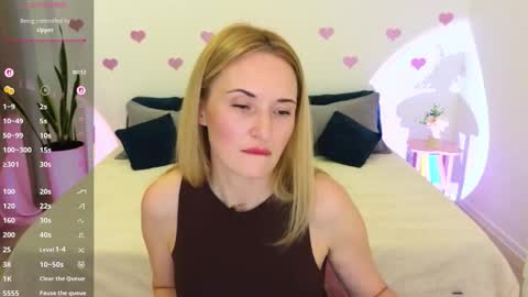 alisssarose online show from February 24, 2026, 9:46 pm