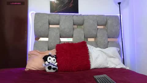 alix_kitty_ online show from February 17, 2026, 8:26 pm