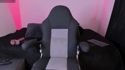 Aliz online show from November 10, 2025, 8:30 pm