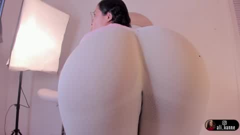 alizza_ online show from June 9, 2026, 11:44 am