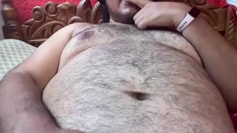 Giant Latino Bear online show from May 18, 2026, 12:18 am