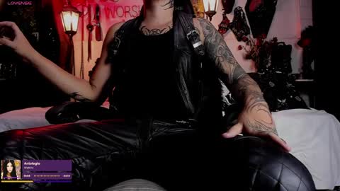   online show from April 5, 2026, 8:17 pm