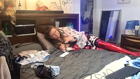 Snapshot of allbuttplaywelcome69 chatting on December 8, 2024, 7:58 am Stormy Day  online show from December 8, 2024, 7:58 am