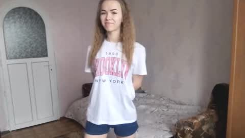 Snapshot of allegraschroeter chatting on November 23, 2025, 7:08 am Anna online show from November 23, 2025, 7:08 am