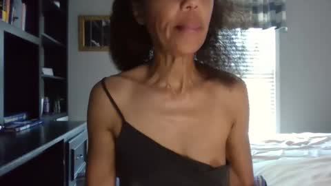 wishlist on bio online show from September 12, 2025, 5:13 pm