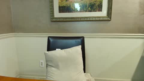 wishlist on bio online show from October 8, 2025, 8:50 pm