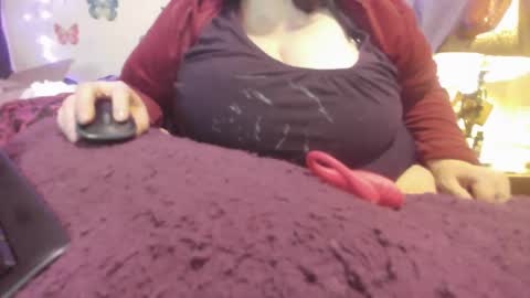 Snapshot of alli_kat78 chatting on December 10, 2024, 5:55 pm Alli Kat online show from December 10, 2024, 5:55 pm