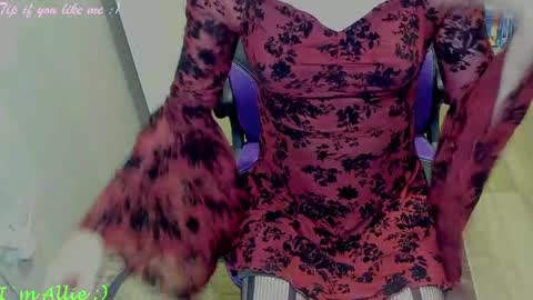 Snapshot of allie__kat chatting on April 19, 2026, 2:05 pm Allie online show from April 19, 2026, 2:05 pm