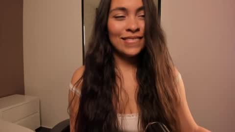 Snapshot of allie_bruce chatting on May 6, 2026, 2:40 am A L L I E online show from May 6, 2026, 2:40 am