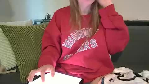 Snapshot of alliebearx chatting on May 10, 2026, 1:49 pm alliebearx online show from May 10, 2026, 1:49 pm