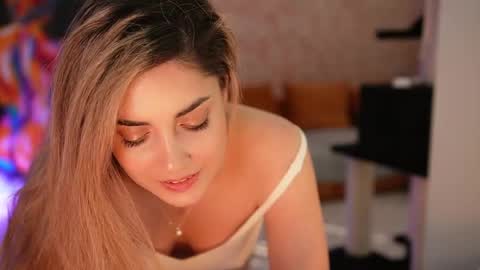 Allie online show from February 19, 2025, 1:50 pm