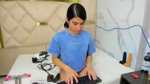 Snapshot of allison_69ts chatting on September 14, 2025, 2:44 am allison_69ts online show from September 14, 2025, 2:44 am